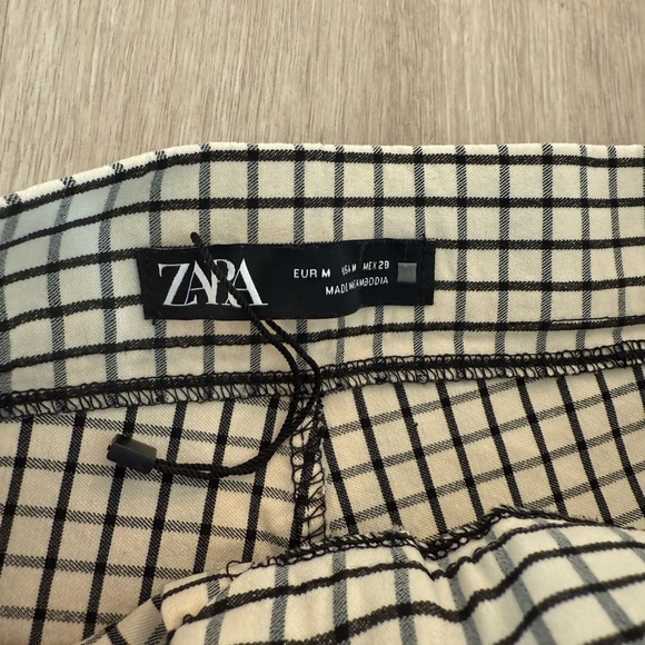 New Black and White Zara Pants - Picture 3 of 3